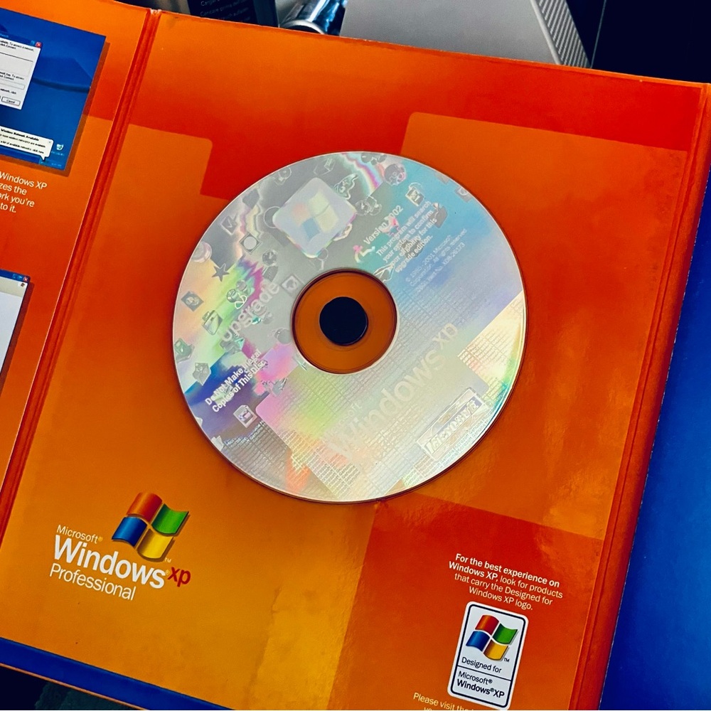 Windows XP Home Upgrade Edition  Complete & In The Box Upgrade - Picture 2 of 3